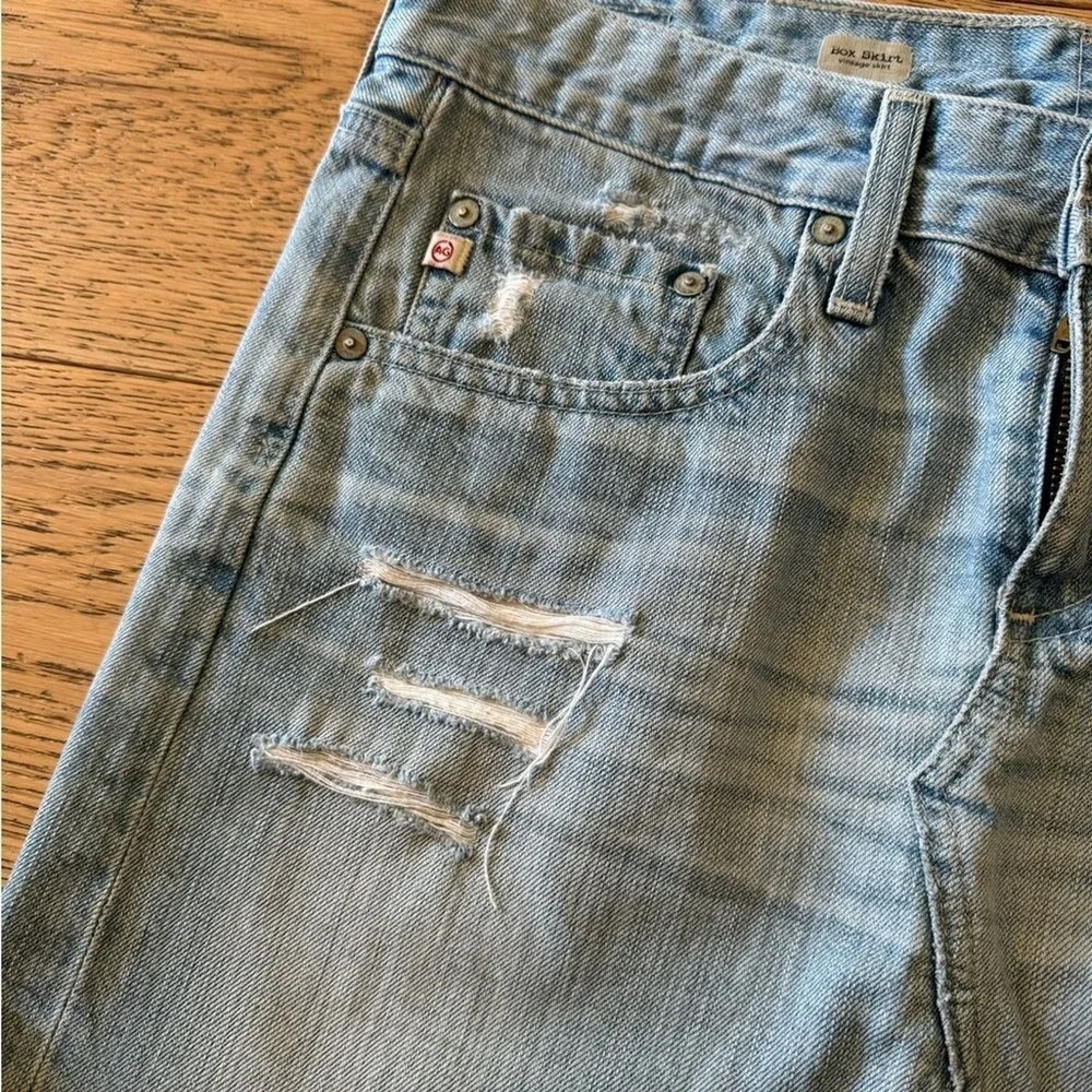 AG Adriano Goldschmied Box Skirt Distressed Denim Mini Skirt Light Wash 27 (941)